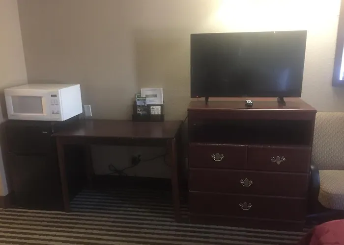 America\'s Best Inn&Suites Eureka