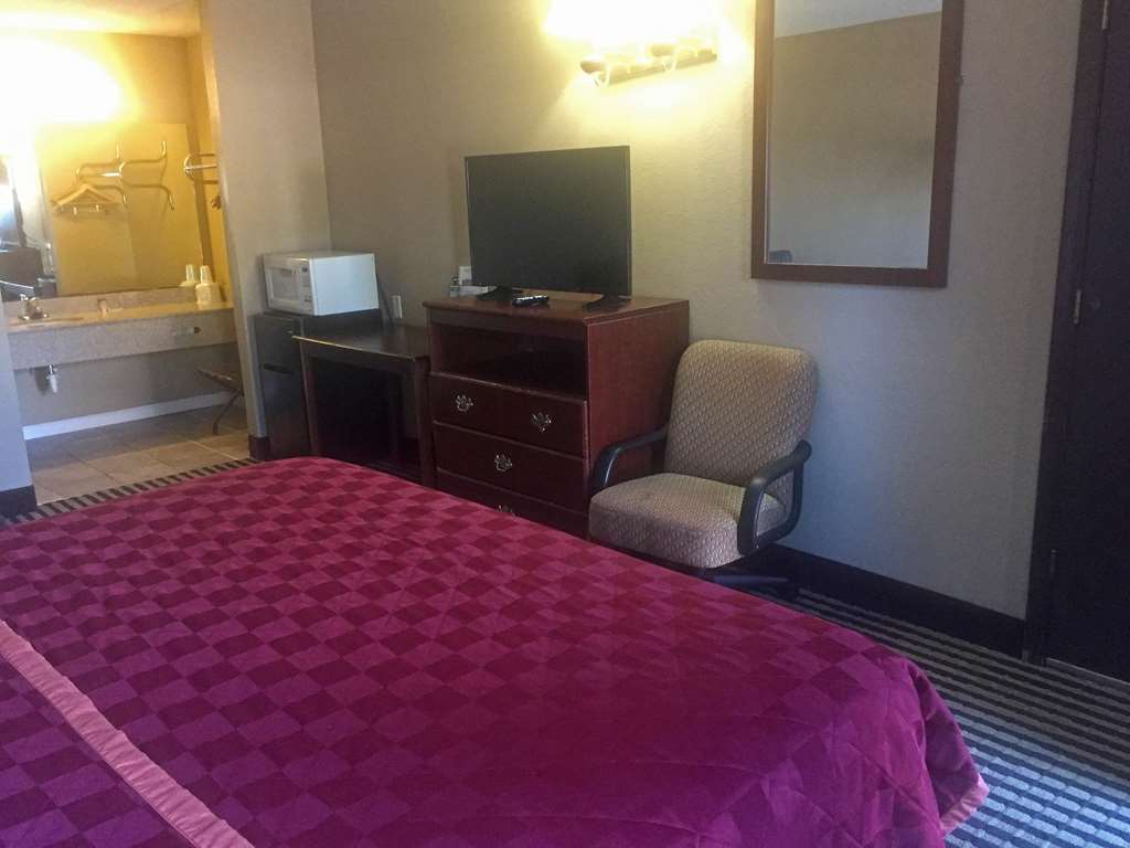 America's & Hotel 2*