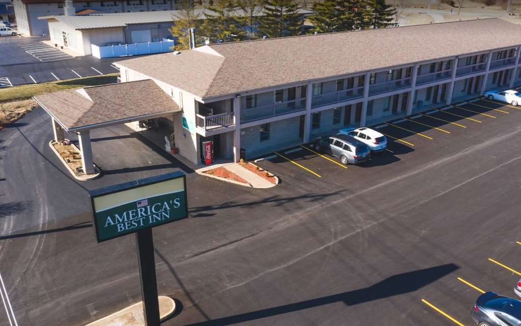 America's & Hotel 2*